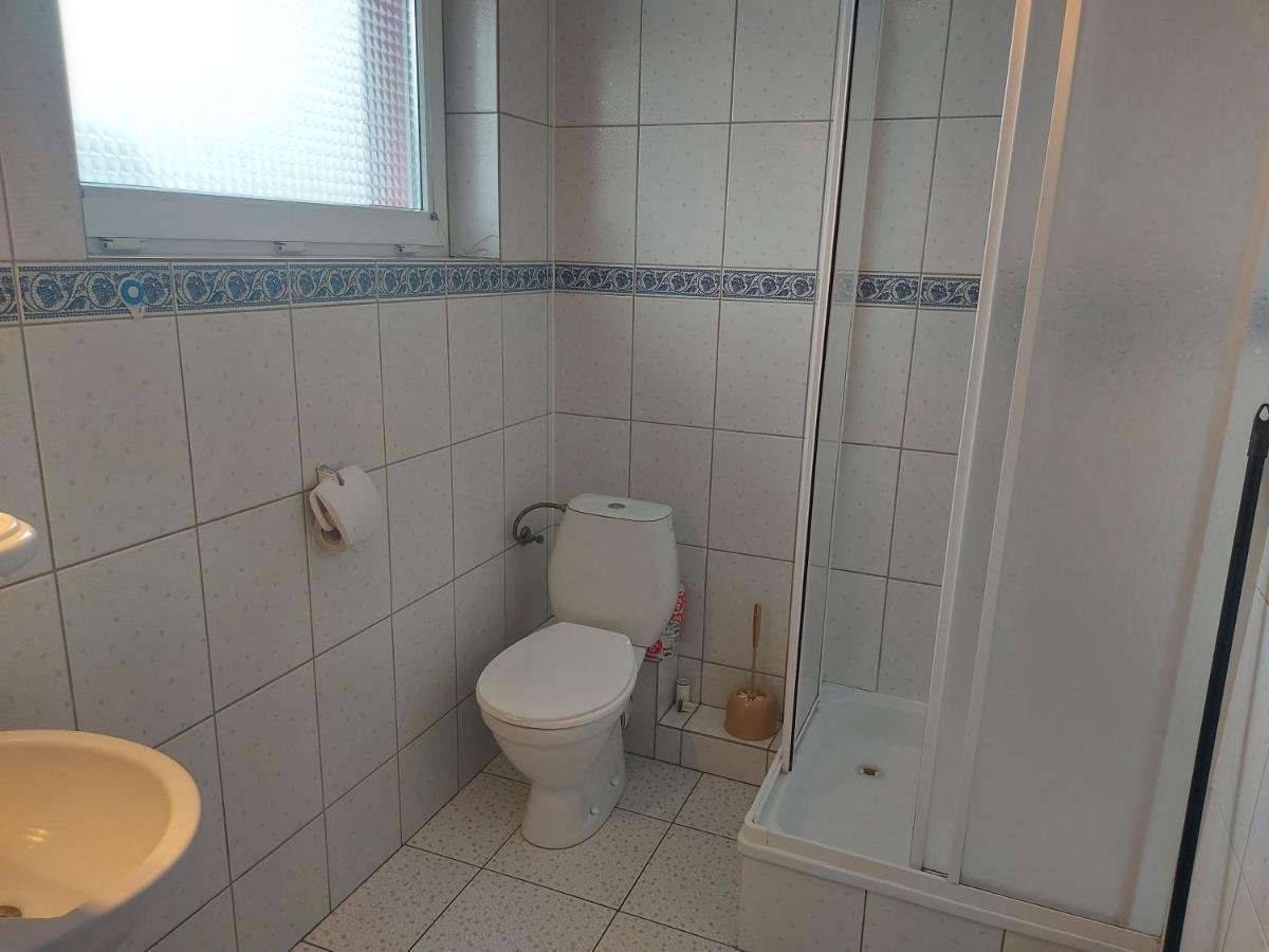 Pokoje Goscinne Tomasz Międzywodzie Exterior foto