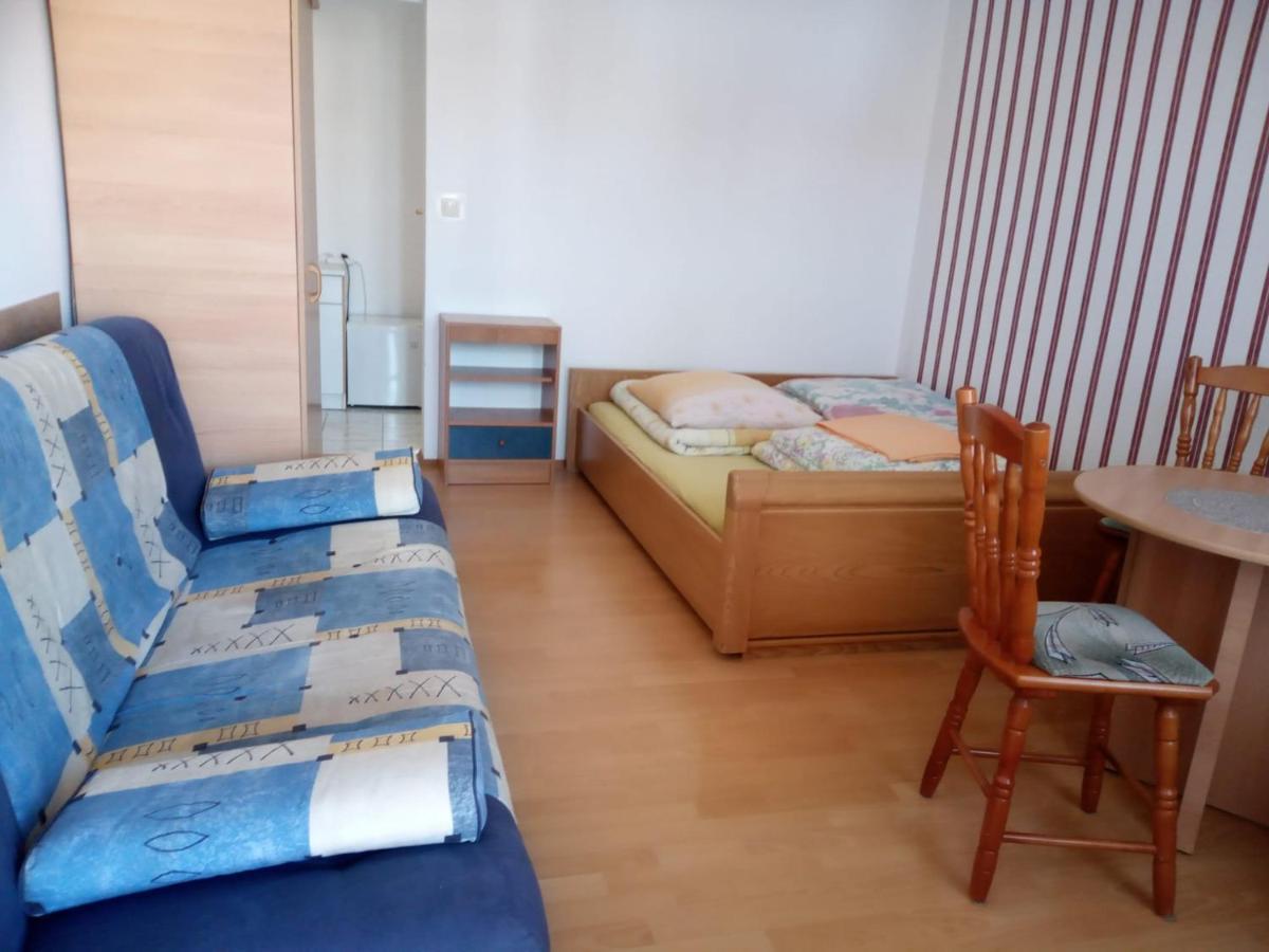 Pokoje Goscinne Tomasz Międzywodzie Exterior foto